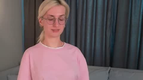 Snapshot of jenniferfox_ chatting on 24, 6, 2026 Anna online show from 24, 6, 2026