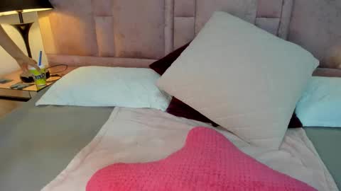 Snapshot of jenniferhillss chatting on 7, 10, 2025 U can call me Angel online show from 7, 10, 2025