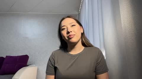 Snapshot of jennifferharne chatting on 23, 4, 2026 Mia online show from 23, 4, 2026