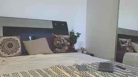 Snapshot of jennmullatta_ chatting on 6, 1, 2026 Jenn online show from 6, 1, 2026