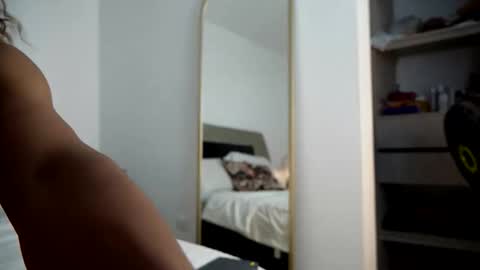 Snapshot of jennmullatta_ chatting on 29, 5, 2026 Jenn online show from 29, 5, 2026