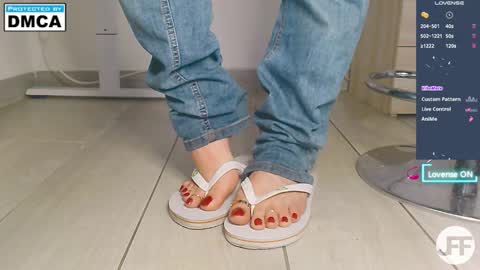 Snapshot of jenny_fighterfeet chatting on 21, 10, 2025 Jenny online show from 21, 10, 2025