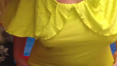 Snapshot of jenny_oliviawow chatting on 27, 11, 2025 All the most interesting in private. my room for my smile online show from 27, 11, 2025