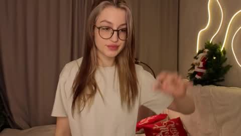 Lora online show from 12, 1, 2026