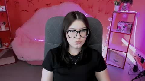 Snapshot of jennygibson chatting on 13, 5, 2026 JENNY online show from 13, 5, 2026