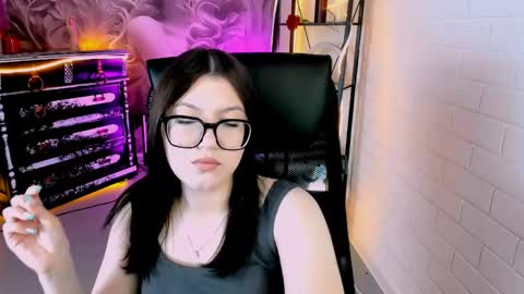Snapshot of jennygibson chatting on 28, 5, 2026 JENNY online show from 28, 5, 2026