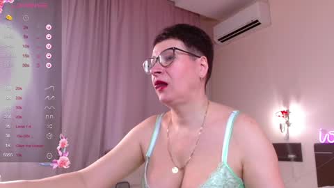 Snapshot of jennymons chatting on 12, 4, 2026 Jenny online show from 12, 4, 2026