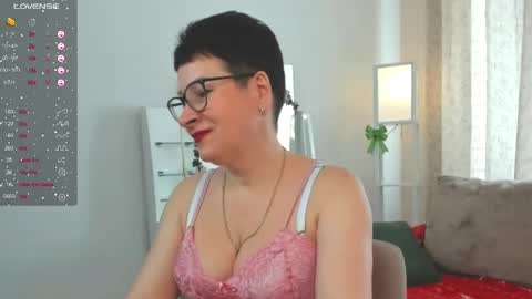 Snapshot of jennymons chatting on 22, 4, 2026 Jenny online show from 22, 4, 2026
