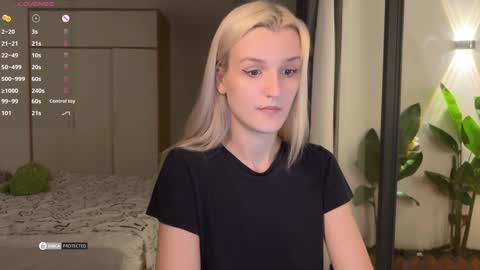 Snapshot of jennytime chatting on 12, 12, 2024 Jen online show from 12, 12, 2024