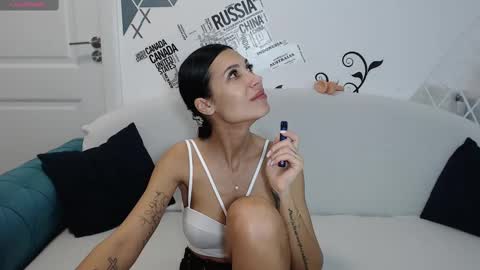 Snapshot of jennyxxx00 chatting on 27, 2, 2025 Jenny online show from 27, 2, 2025