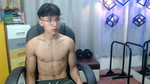 Snapshot of jeremy_job chatting on 13, 4, 2026 Jeremy online show from 13, 4, 2026