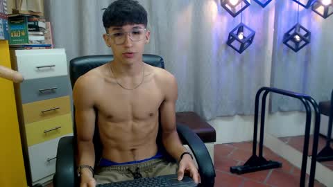 Snapshot of jeremy_job chatting on 15, 4, 2026 Jeremy online show from 15, 4, 2026