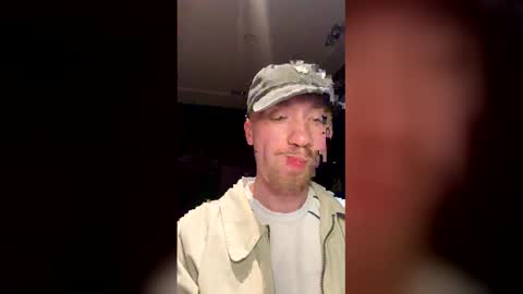 Snapshot of jerk100e chatting on 27, 5, 2026 jerk100e online show from 27, 5, 2026