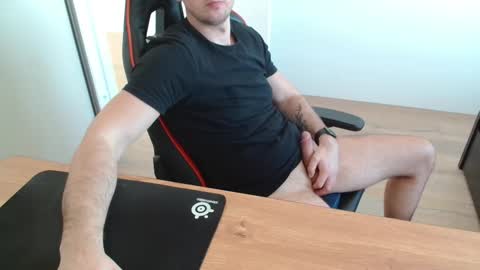 Snapshot of jerklove1006 chatting on 14, 3, 2026 Boy likes daddies online show from 14, 3, 2026