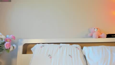 AriIm not broadcasting at the moment but if you miss me and want to be private with me herewrite to me on Insta-xmysooul online show from 18, 12, 2025