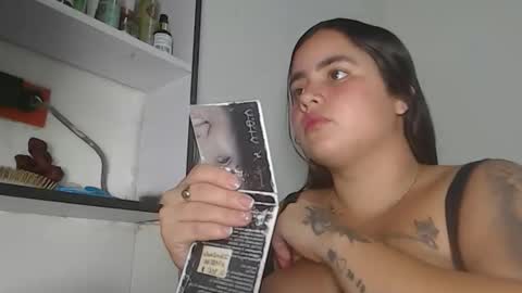 Snapshot of jess_beauty chatting on 5, 4, 2026 jess beauty online show from 5, 4, 2026