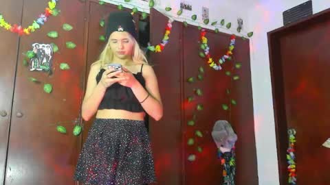 Snapshot of jess_sweett chatting on 15, 4, 2026 Jessica online show from 15, 4, 2026