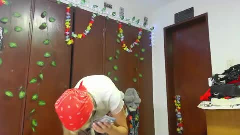 Snapshot of jess_sweett chatting on 16, 4, 2026 Jessica online show from 16, 4, 2026