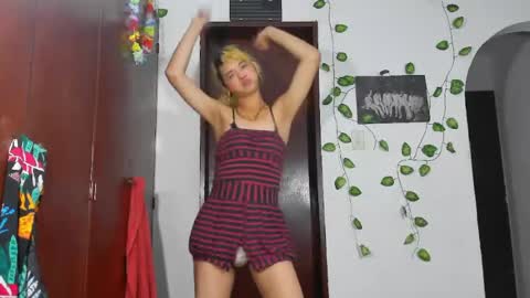 Snapshot of jess_sweett chatting on 25, 7, 2026 Jessica online show from 25, 7, 2026