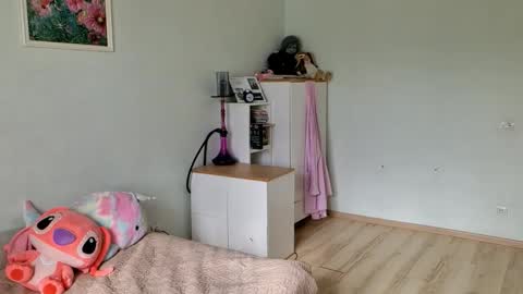 Snapshot of jessa_vibe chatting on 17, 10, 2025 Jessica but u can call me Jessa online show from 17, 10, 2025