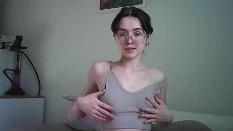 Snapshot of jessa_vibe chatting on 7, 11, 2025 Jessica but u can call me Jessa online show from 7, 11, 2025