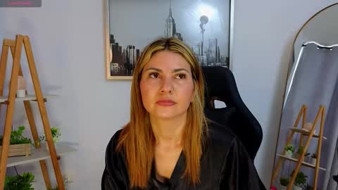 bella  adams online show from 20, 10, 2025