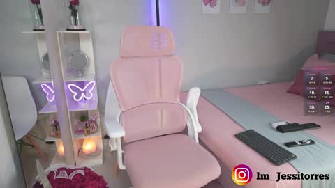 Snapshot of jessica_tom_ chatting on 11, 4, 2026 Jessica online show from 11, 4, 2026