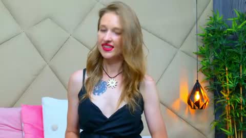 Snapshot of jessicagibson chatting on 18, 6, 2026 Jessica online show from 18, 6, 2026