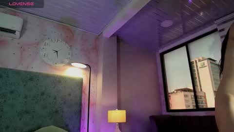 Snapshot of jessicameron chatting on 22, 12, 2025 JESSI AND NAOMI online show from 22, 12, 2025