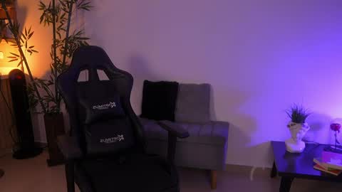 Snapshot of jessicapratt chatting on 2, 4, 2026 Jessica Pratt IG jessicaxpratt online show from 2, 4, 2026