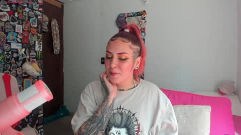 Snapshot of jessie_williams_01 chatting on 15, 1, 2025 Your Sweet Angel online show from 15, 1, 2025