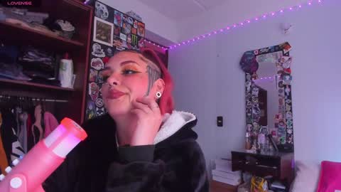 Snapshot of jessie_williams_01 chatting on 15, 1, 2025 Your Sweet Angel online show from 15, 1, 2025