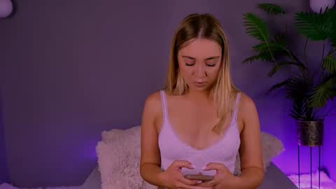 Snapshot of jessiellle chatting on 23, 10, 2025 jessiellle online show from 23, 10, 2025