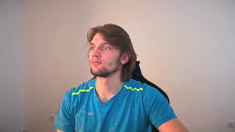 Snapshot of jessierise chatting on 2, 10, 2025 JessieRise online show from 2, 10, 2025