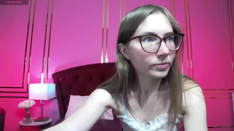 Snapshot of jessiestarrr chatting on 2, 4, 2026 JessieStarrr online show from 2, 4, 2026
