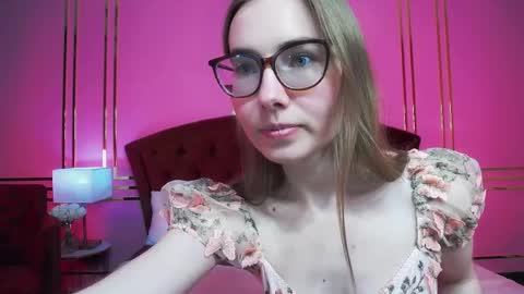 Snapshot of jessiestarrr chatting on 22, 4, 2026 JessieStarrr online show from 22, 4, 2026