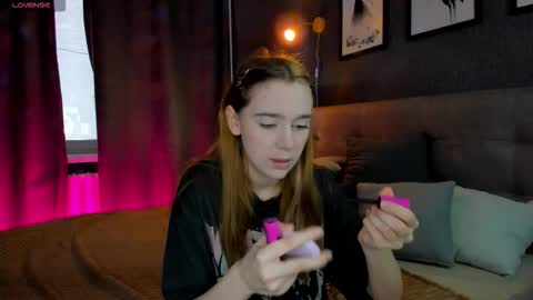 Snapshot of jessiexxiv chatting on 7, 10, 2025 Jessie online show from 7, 10, 2025