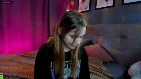 Snapshot of jessiexxiv chatting on 22, 10, 2025 Jessie online show from 22, 10, 2025