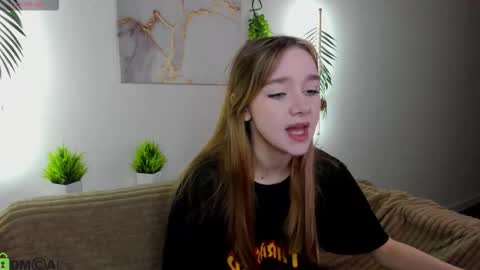 Snapshot of jessiexxiv chatting on 10, 11, 2025 Jessie online show from 10, 11, 2025