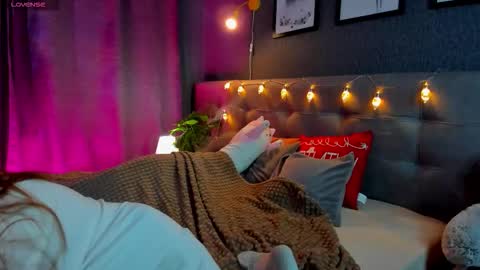 Snapshot of jessiexxiv chatting on 15, 12, 2025 Jessie online show from 15, 12, 2025