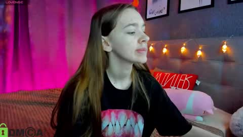 Snapshot of jessiexxiv chatting on 23, 12, 2025 Jessie online show from 23, 12, 2025