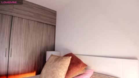 Jesica grey online show from 21, 1, 2025