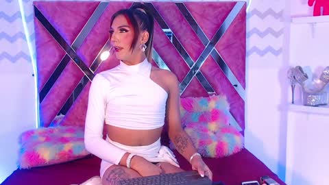 Snapshot of jessika_rabbits chatting on 4, 2, 2025 JESS online show from 4, 2, 2025