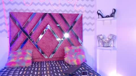 Snapshot of jessika_rabbits chatting on 5, 2, 2025 JESS online show from 5, 2, 2025