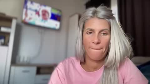 Snapshot of jessye_vega chatting on 5, 10, 2025 Jessye online show from 5, 10, 2025