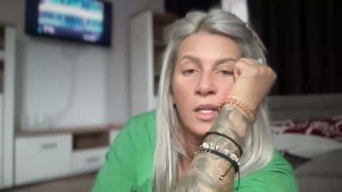 Snapshot of jessye_vega chatting on 8, 10, 2025 Jessye online show from 8, 10, 2025