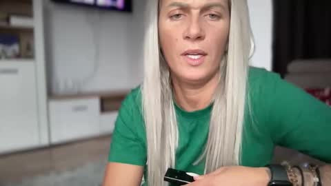 Snapshot of jessye_vega chatting on 9, 10, 2025 Jessye online show from 9, 10, 2025