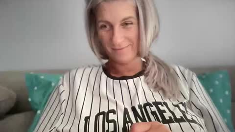 Snapshot of jessye_vega chatting on 10, 10, 2025 Jessye online show from 10, 10, 2025