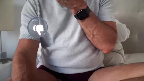 Snapshot of jesuiscoquinoui chatting on 8, 11, 2025 Jesuiscoquin online show from 8, 11, 2025