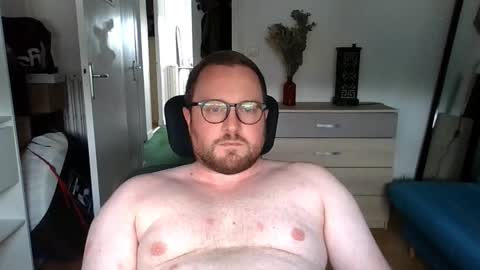 jeuneloup92 online show from 18, 9, 2025